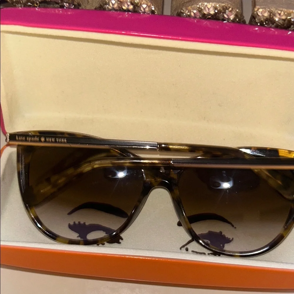 Kate Spade Black and Tortoise Sunglasses. Offers welcome - Picture 7 of 10